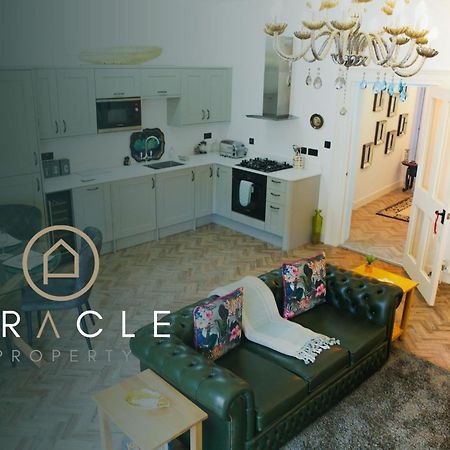 The Penthouse At Mercers Croft Стретфорд-на-Ейвоні Номер фото